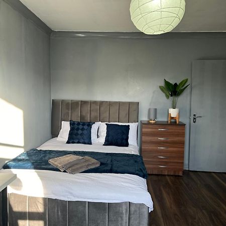 Luxury Room In A 4 Bedroom Flat! 4 Minutes Walk To Kingscross, St Pancras London Exterior photo