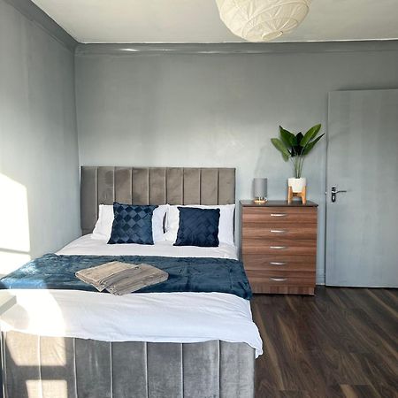 Luxury Room In A 4 Bedroom Flat! 4 Minutes Walk To Kingscross, St Pancras London Exterior photo