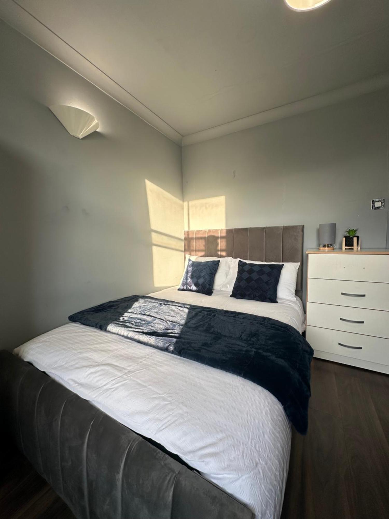 Luxury Room In A 4 Bedroom Flat! 4 Minutes Walk To Kingscross, St Pancras London Exterior photo