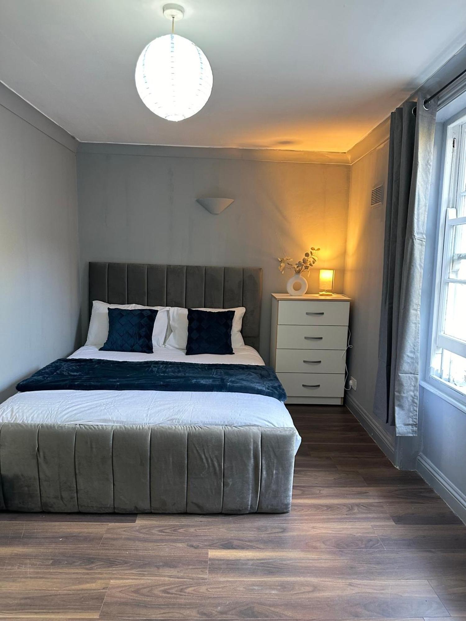 Luxury Room In A 4 Bedroom Flat! 4 Minutes Walk To Kingscross, St Pancras London Exterior photo