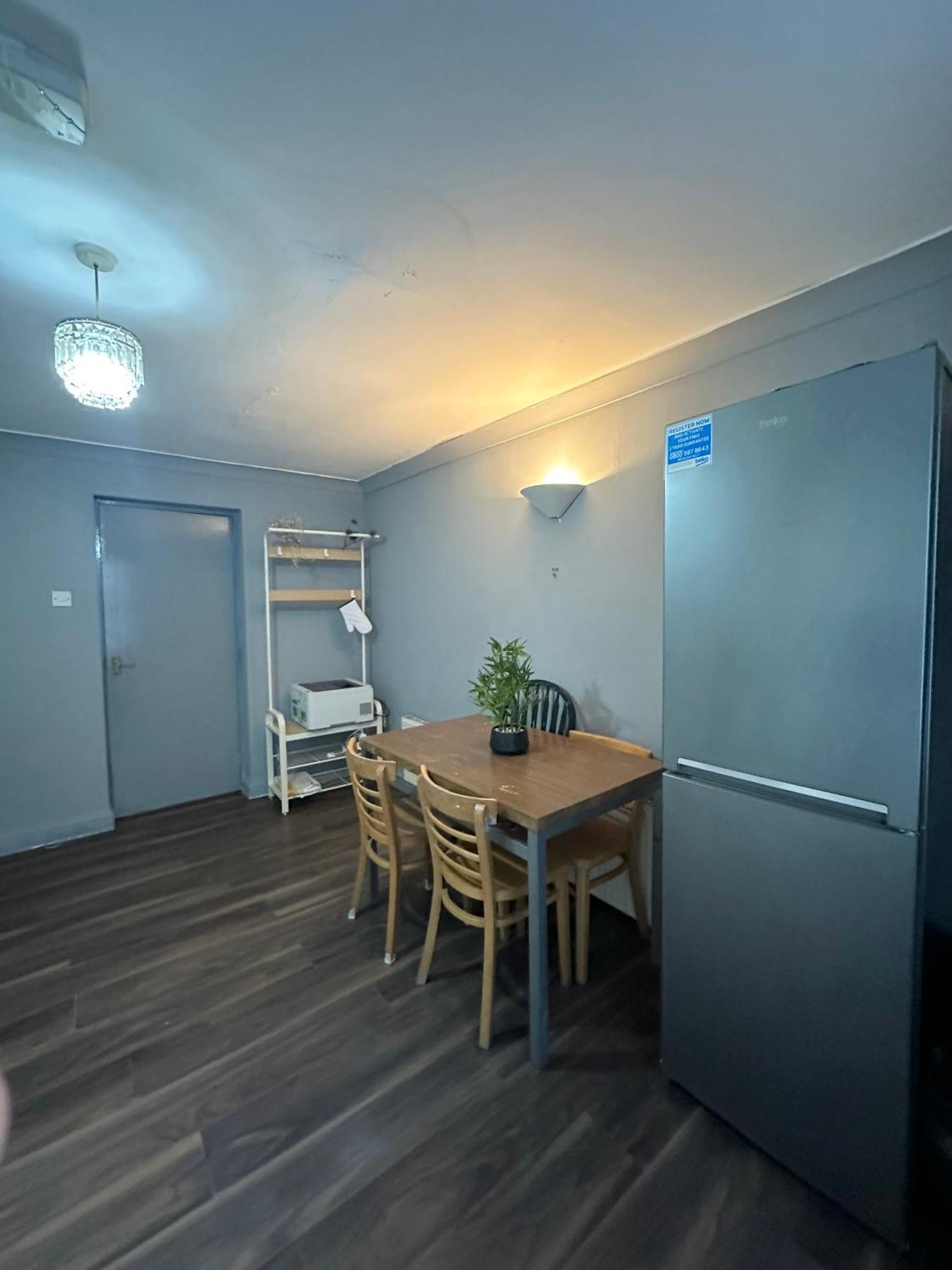 Luxury Room In A 4 Bedroom Flat! 4 Minutes Walk To Kingscross, St Pancras London Exterior photo