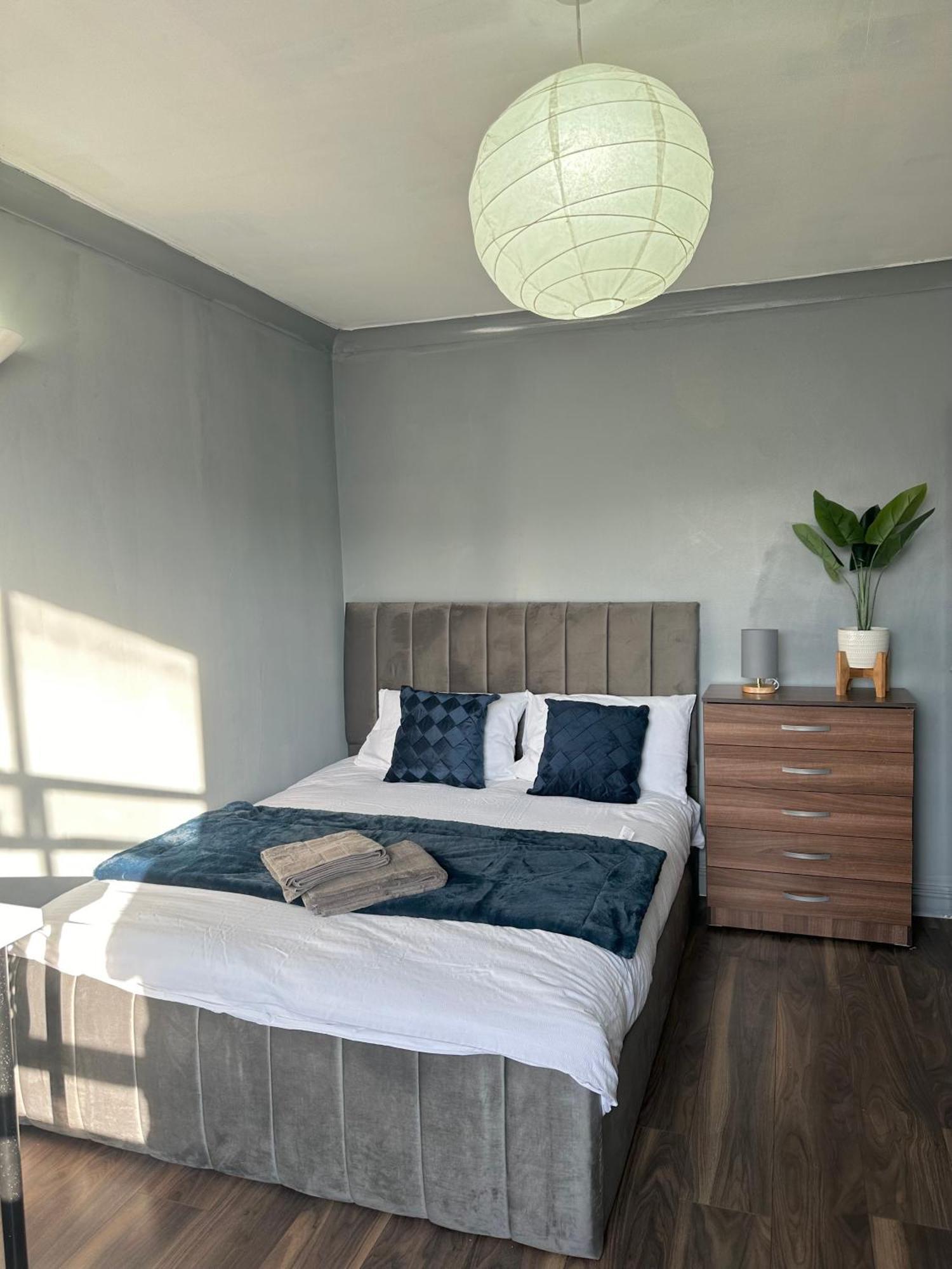 Luxury Room In A 4 Bedroom Flat! 4 Minutes Walk To Kingscross, St Pancras London Exterior photo